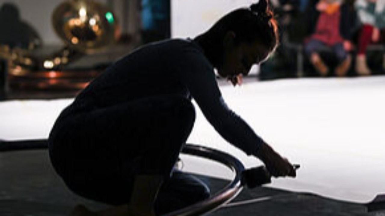 Annemasse. Le cirque Trait de la Compagnie SCoM au Château Rouge Annemasse. Le cirque Trait de la Compagnie SCoM au Château Rouge