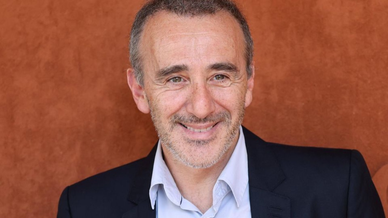 Élie Semoun présente “Cactus” : un one-man-show mordant et sensible à Aix-les-Bains Élie Semoun présente “Cactus” : un one-man-show mordant et sensible à Aix-les-Bains