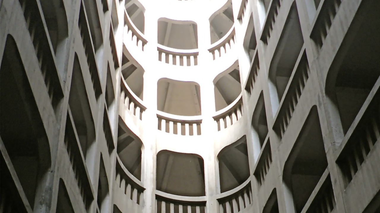 Grenoble. Découvrez le garage hélicoïdal Grenoble. Découvrez le garage hélicoïdal