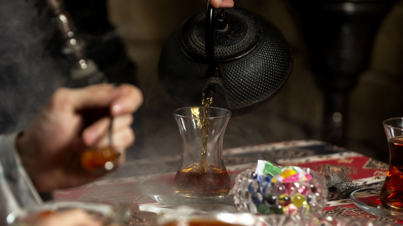 Thé perché ; Cirque Poétique et Acrobatique Thé perché ; Cirque Poétique et Acrobatique