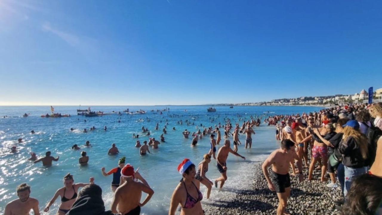 Nice : le Grand Bain de Noël d’Hiver fête sa 79ᵉ édition Nice : le Grand Bain de Noël d’Hiver fête sa 79ᵉ édition