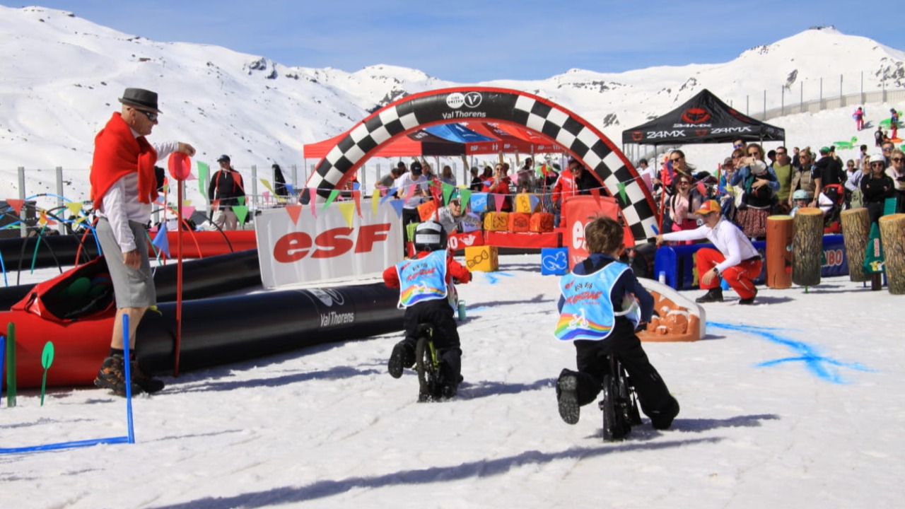 Val Thorens. Une course enneigée... de draisienne Val Thorens. Une course enneigée... de draisienne