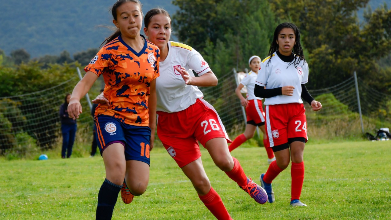 Gr&eacute;zieu-la-Varenne : le tournoi f&eacute;minin d&eacute;guis&eacute; nocturne revient pour une troisi&egrave;me &eacute;dition