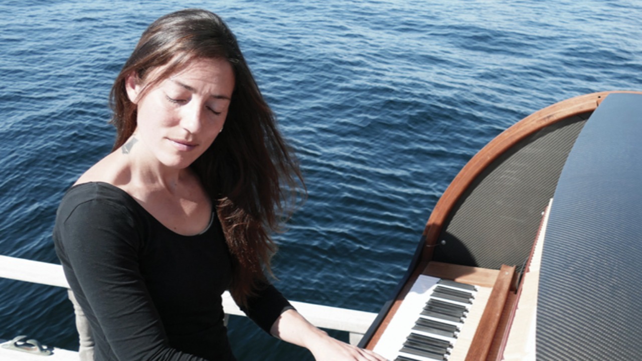 Ambert. Un piano sur l'eau Ambert. Un piano sur l'eau