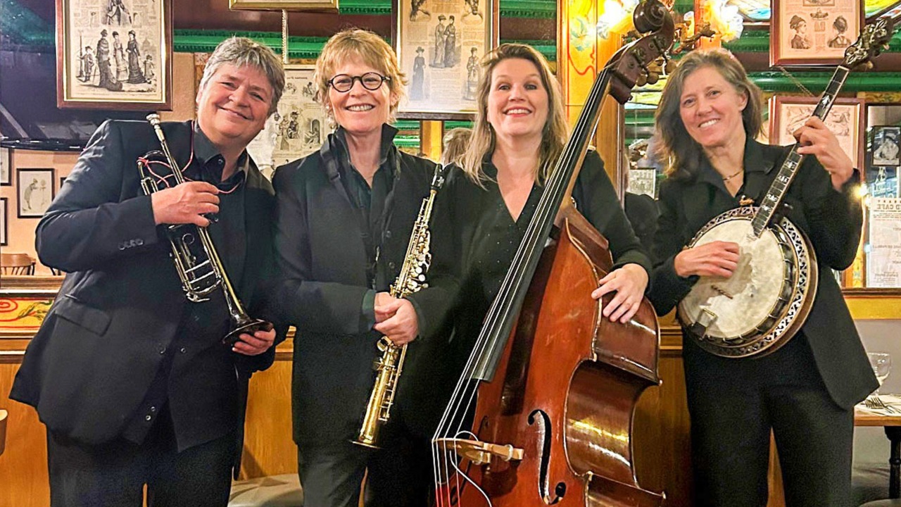 Moonlight Serenade – Le Jazz Hot au féminin Moonlight Serenade – Le Jazz Hot au féminin
