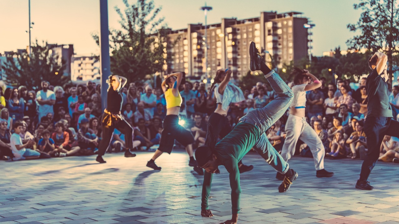 Orcet. Un spectacle de danse intense inspiré d'une mystérieuse épidémie du XVIe siècle Orcet. Un spectacle de danse intense inspiré d'une mystérieuse épidémie du XVIe siècle