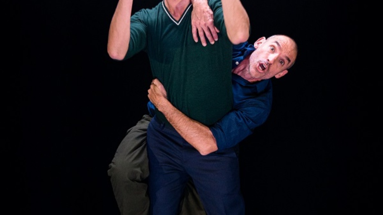 Vic-le-Comte. Un spectacle drôle et original où la danse devient un langage universel Vic-le-Comte. Un spectacle drôle et original où la danse devient un langage universel